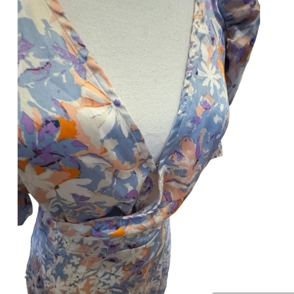 NWT ASTR Satin Floral Wrap Midi Dress XS Asymmetrical Sleeves Wedding Guest - Picture 13 of 16